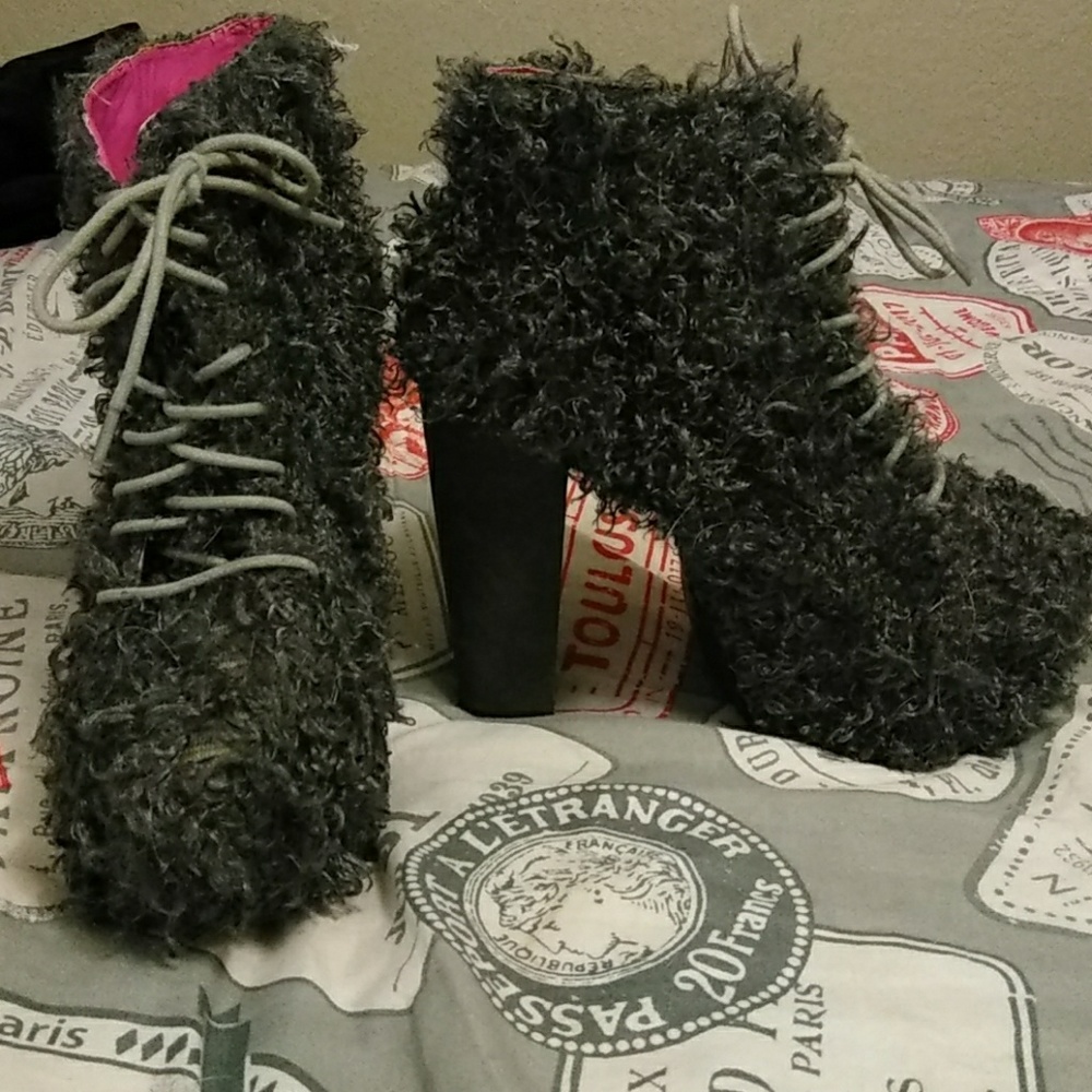 Platform/chunky heels